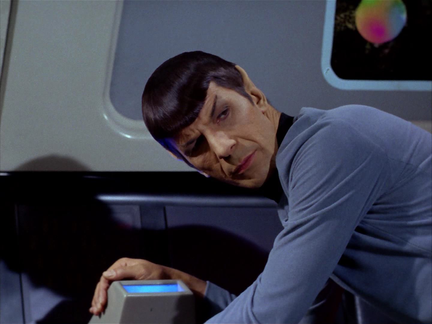 ariane179254_StarTrek_2x13_Obsession_1883.jpg