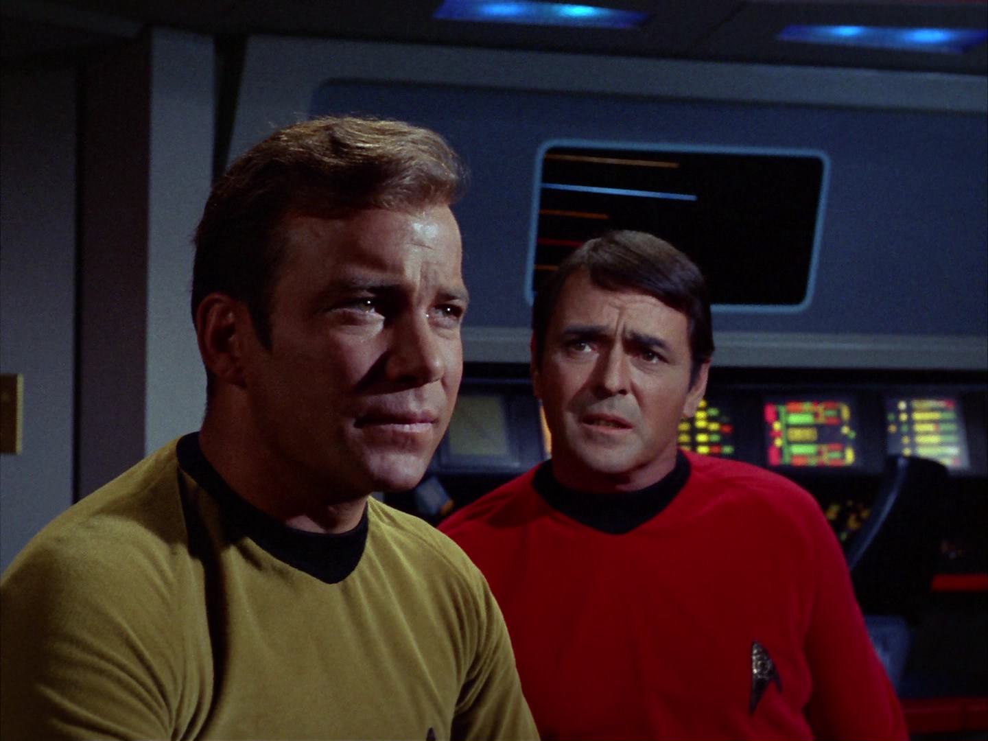 ariane179254_StarTrek_2x13_Obsession_1889.jpg