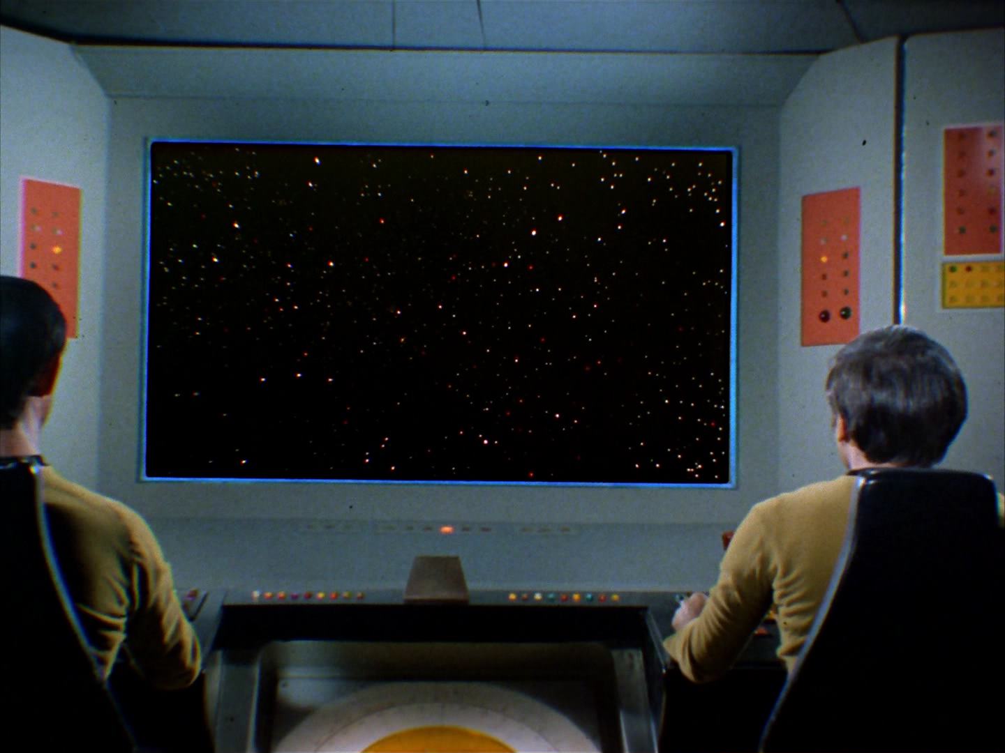 ariane179254_StarTrek_2x13_Obsession_1894.jpg