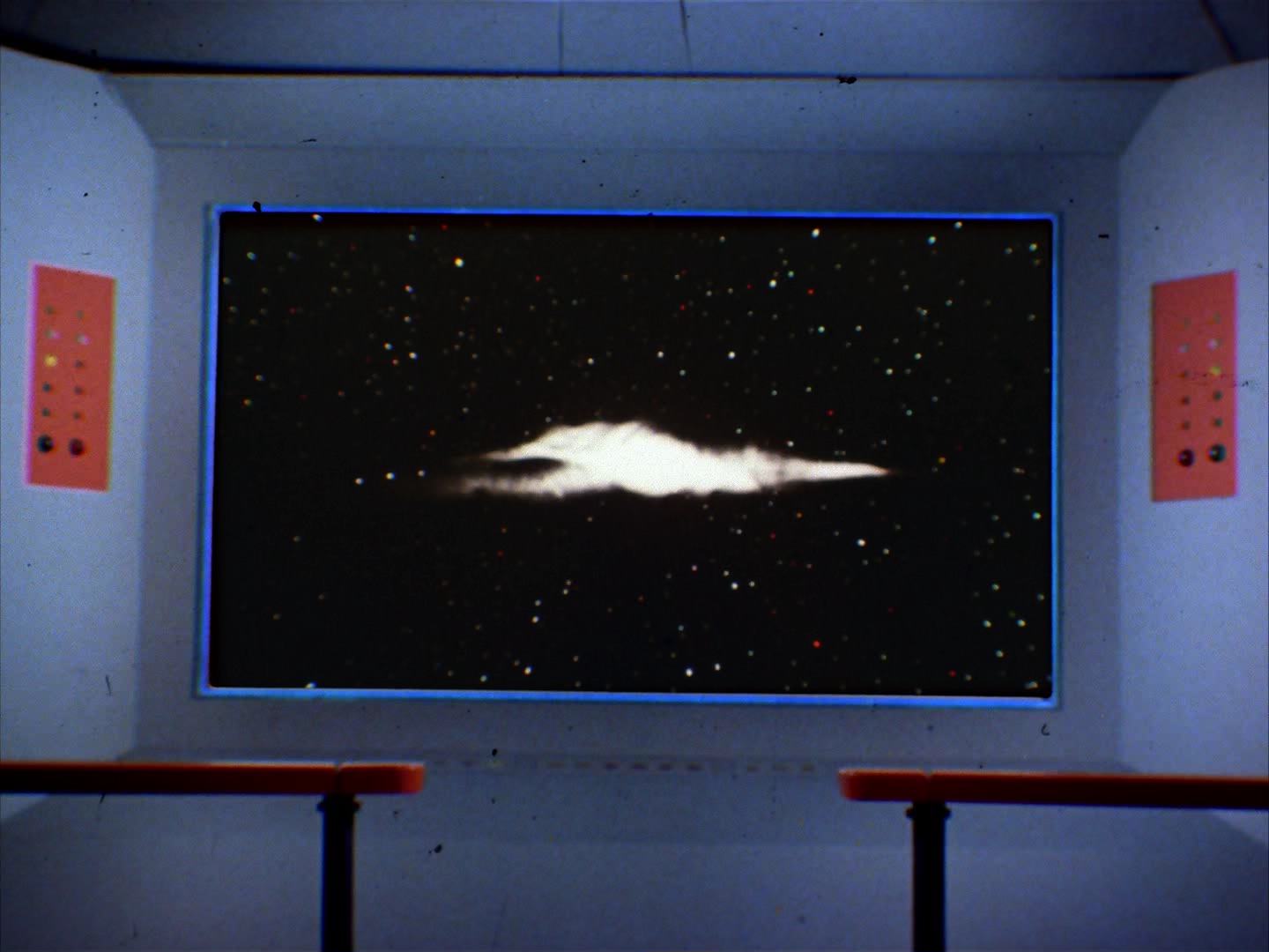 ariane179254_StarTrek_2x13_Obsession_1909.jpg