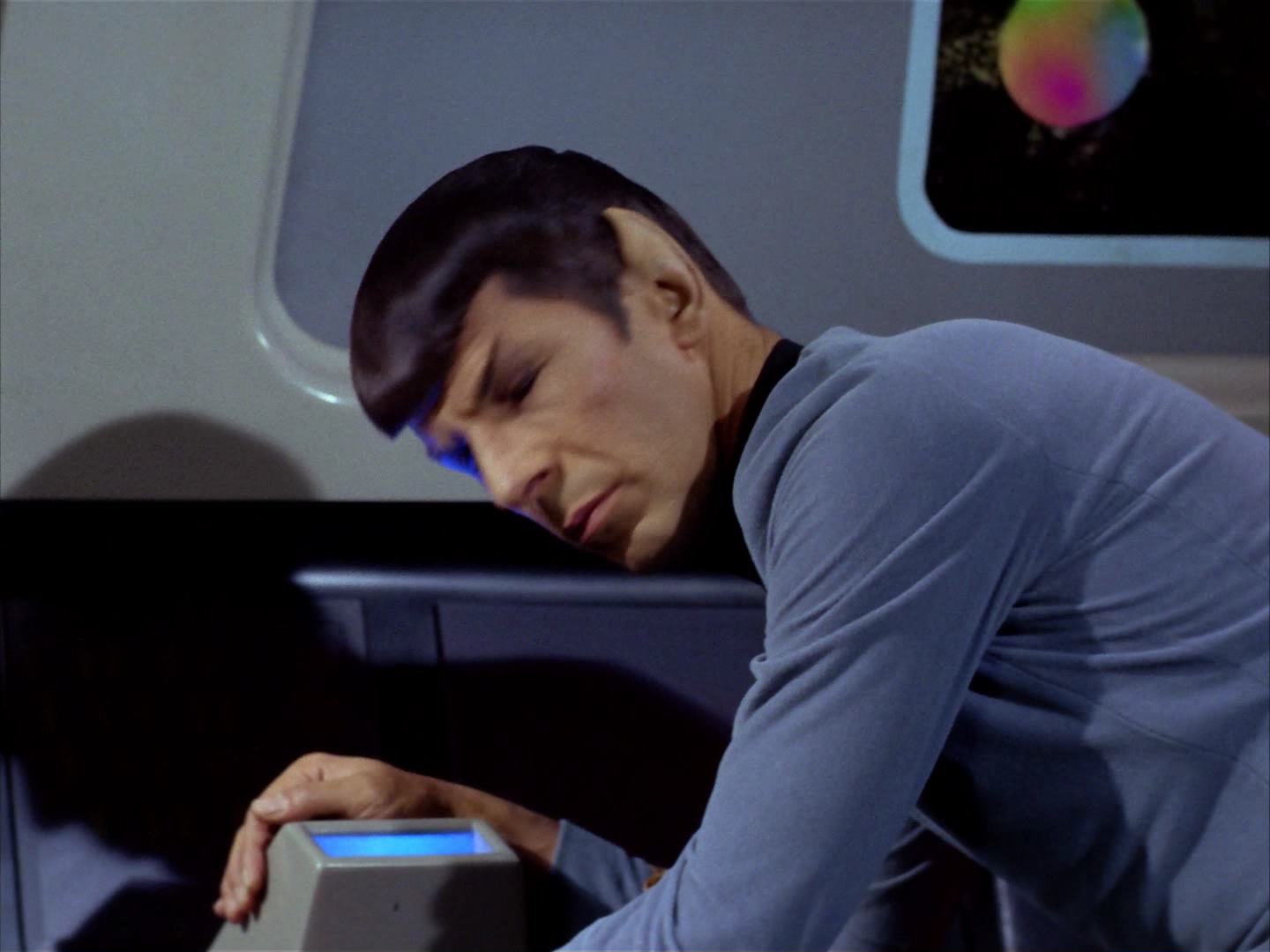 ariane179254_StarTrek_2x13_Obsession_1921.jpg