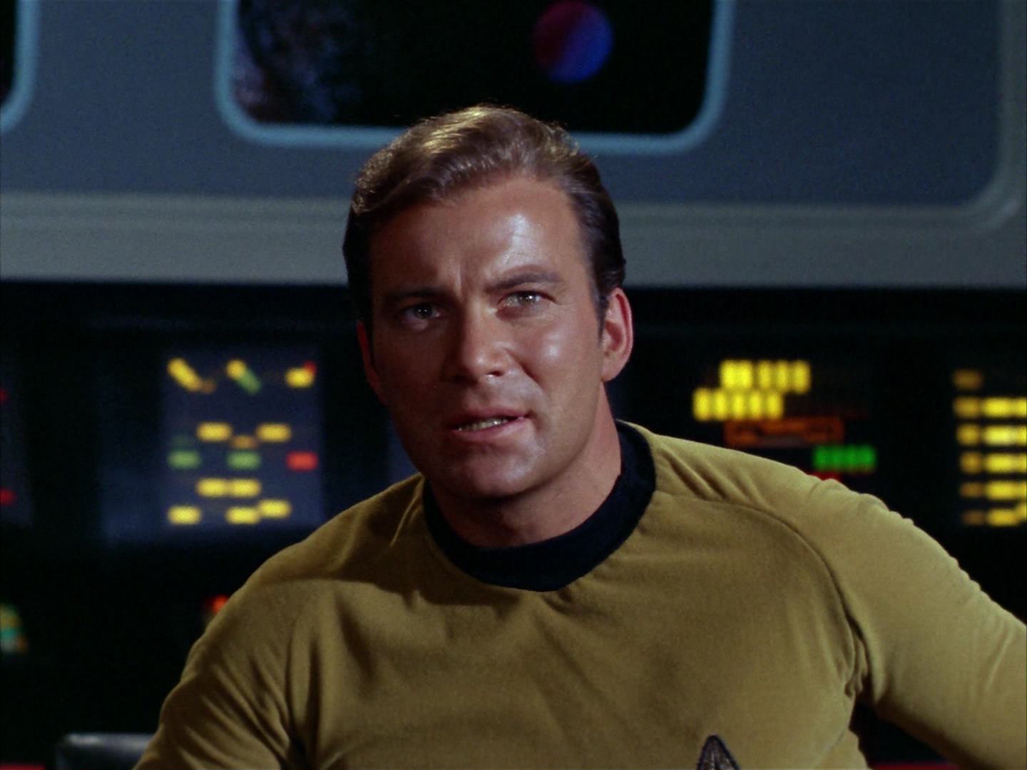 ariane179254_StarTrek_2x13_Obsession_1938.jpg