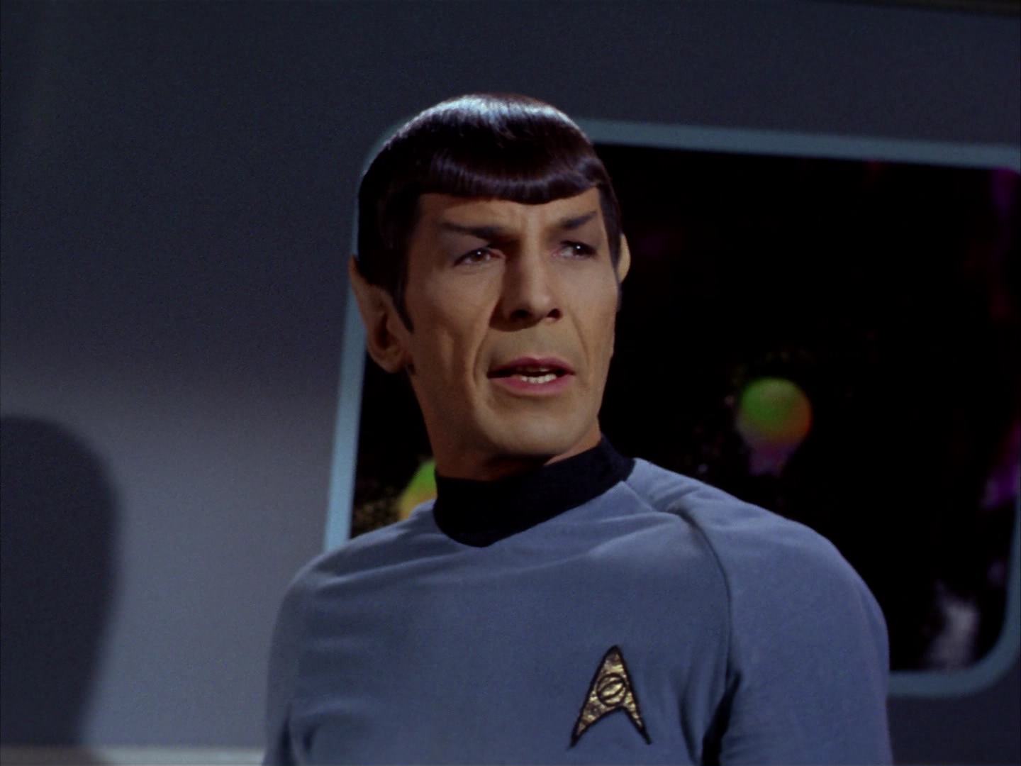 ariane179254_StarTrek_2x13_Obsession_1943.jpg