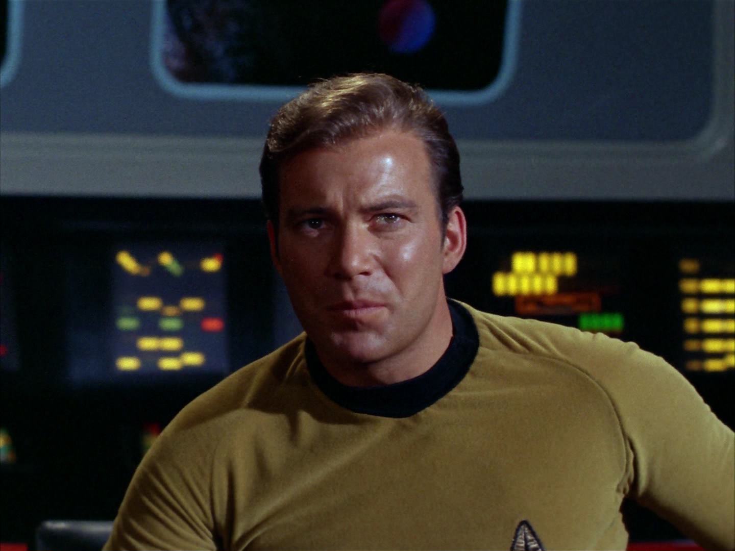 ariane179254_StarTrek_2x13_Obsession_1951.jpg