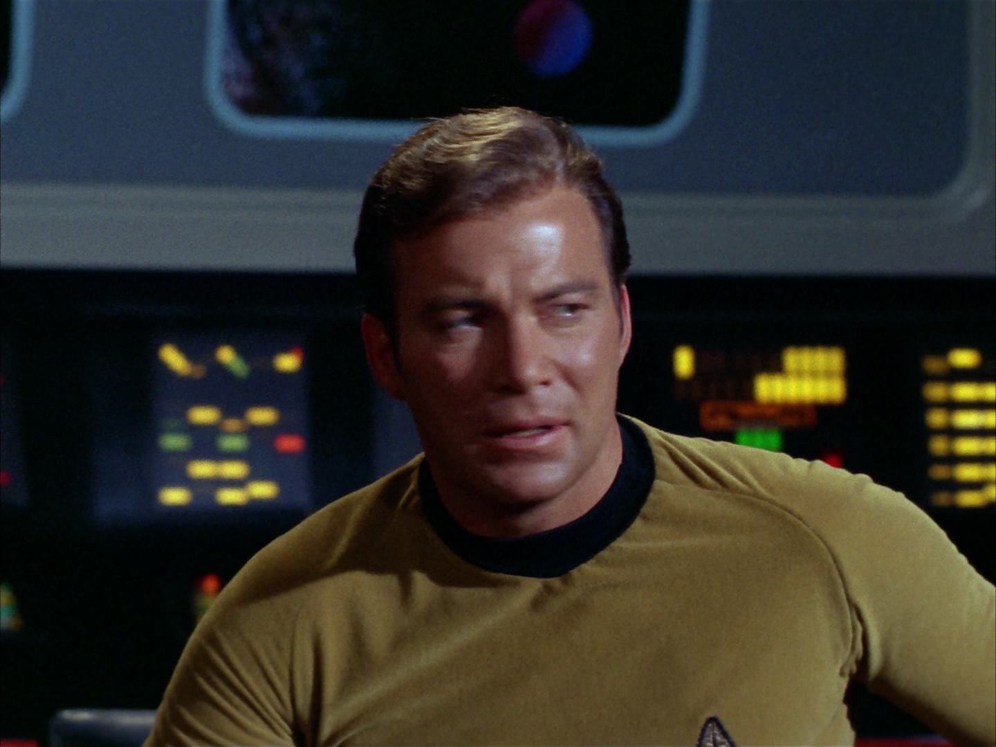 ariane179254_StarTrek_2x13_Obsession_1970.jpg