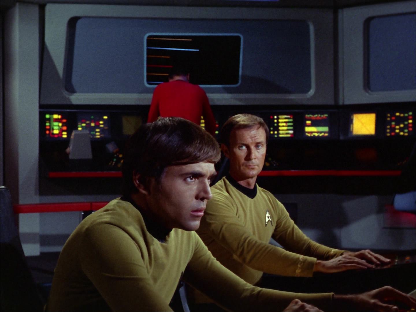 ariane179254_StarTrek_2x13_Obsession_1990.jpg