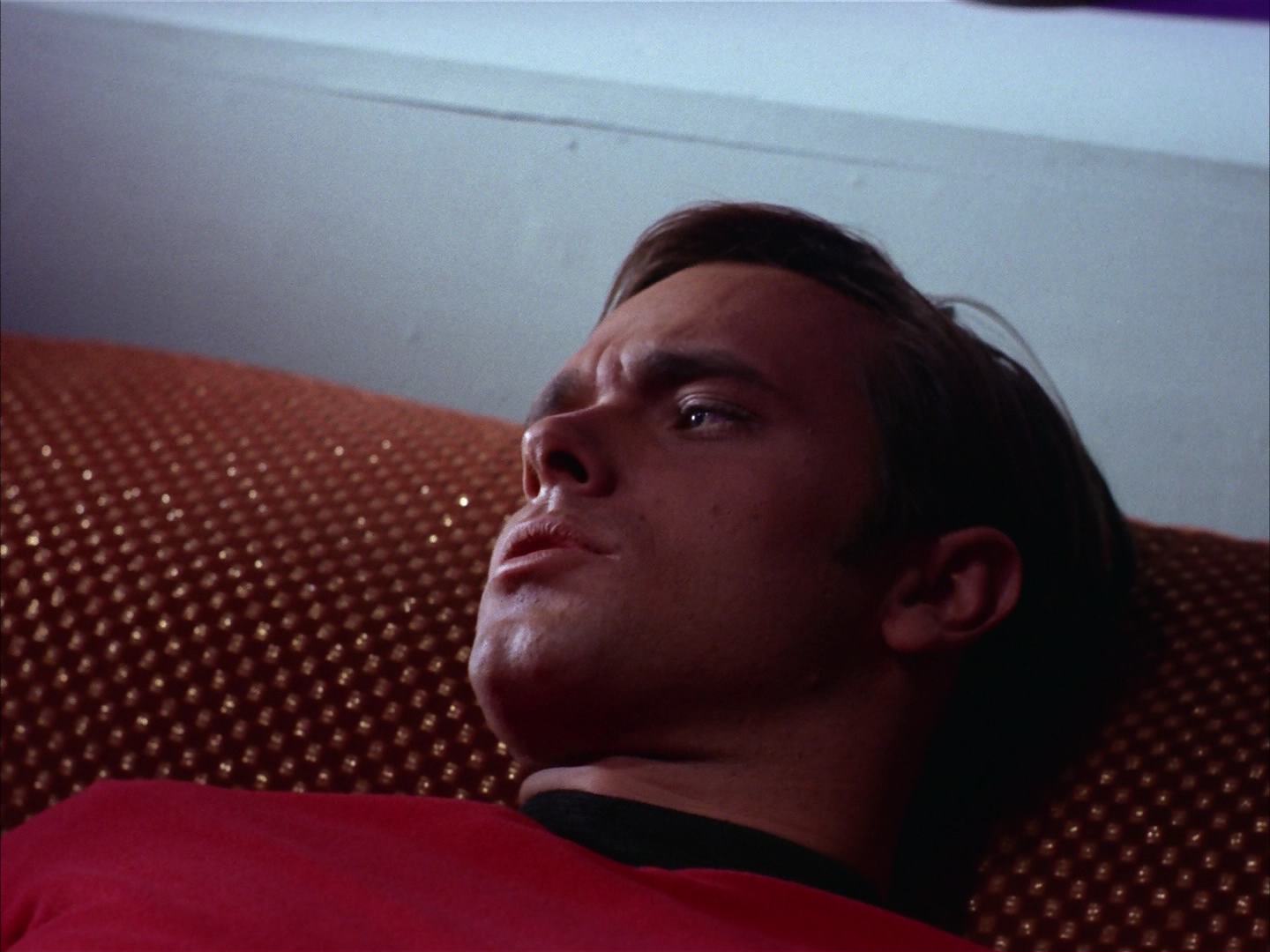 ariane179254_StarTrek_2x13_Obsession_2051.jpg