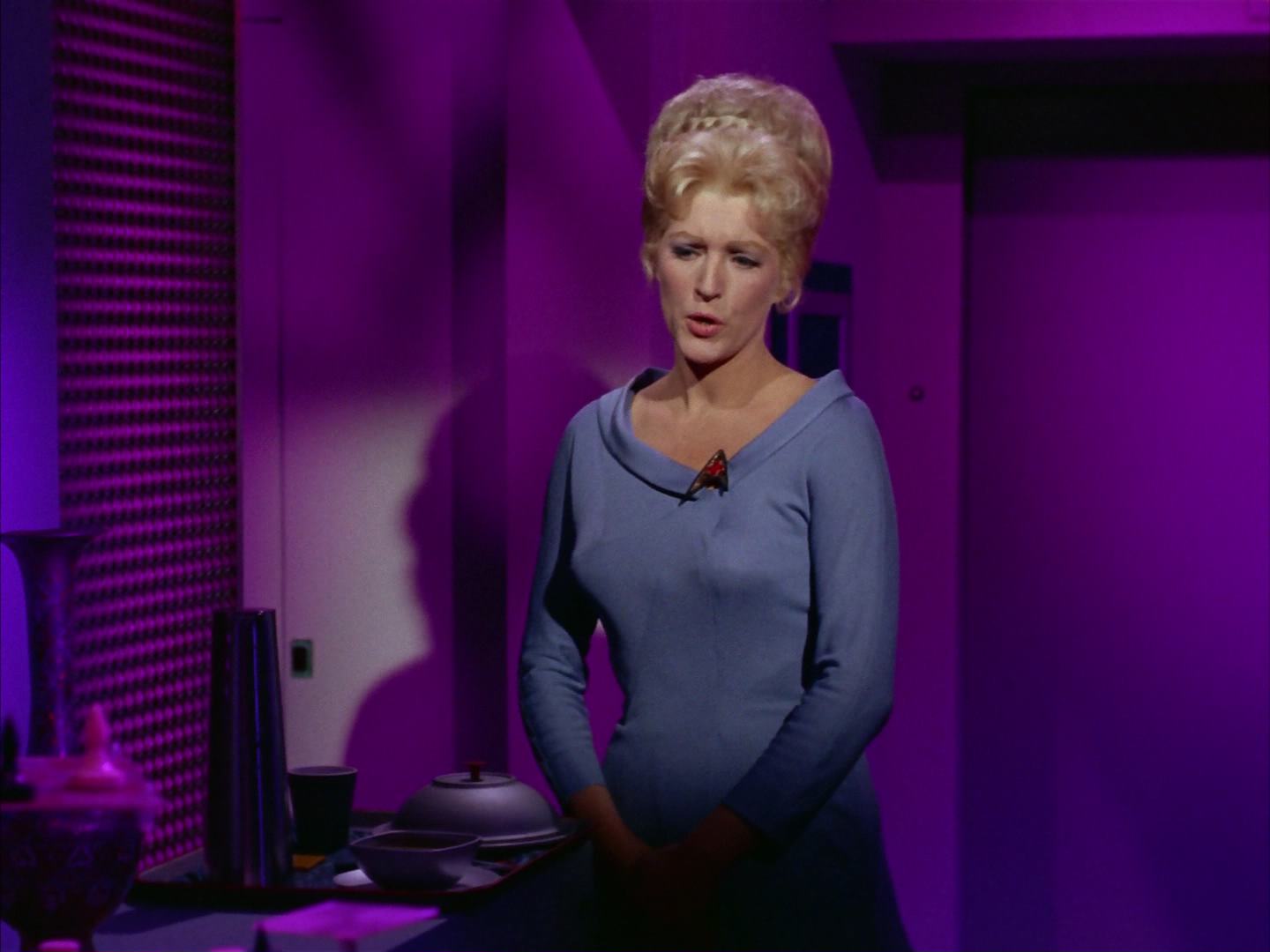 ariane179254_StarTrek_2x13_Obsession_2062.jpg