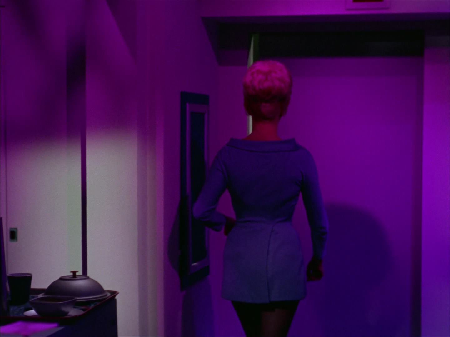 ariane179254_StarTrek_2x13_Obsession_2095.jpg