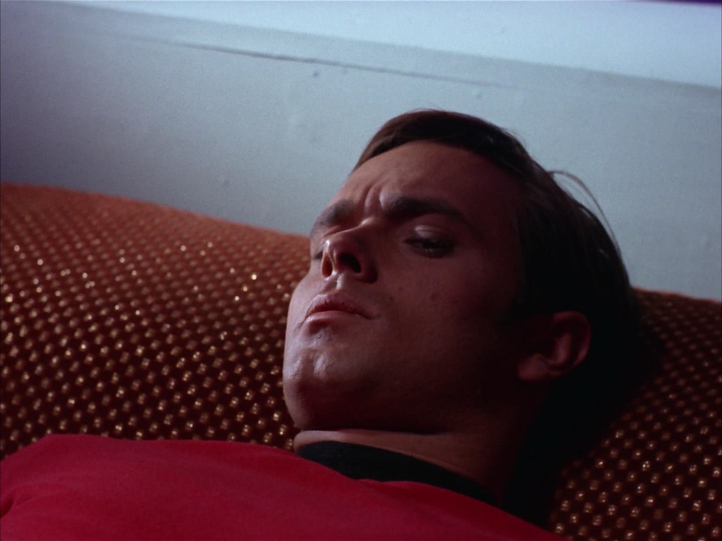 ariane179254_StarTrek_2x13_Obsession_2097.jpg