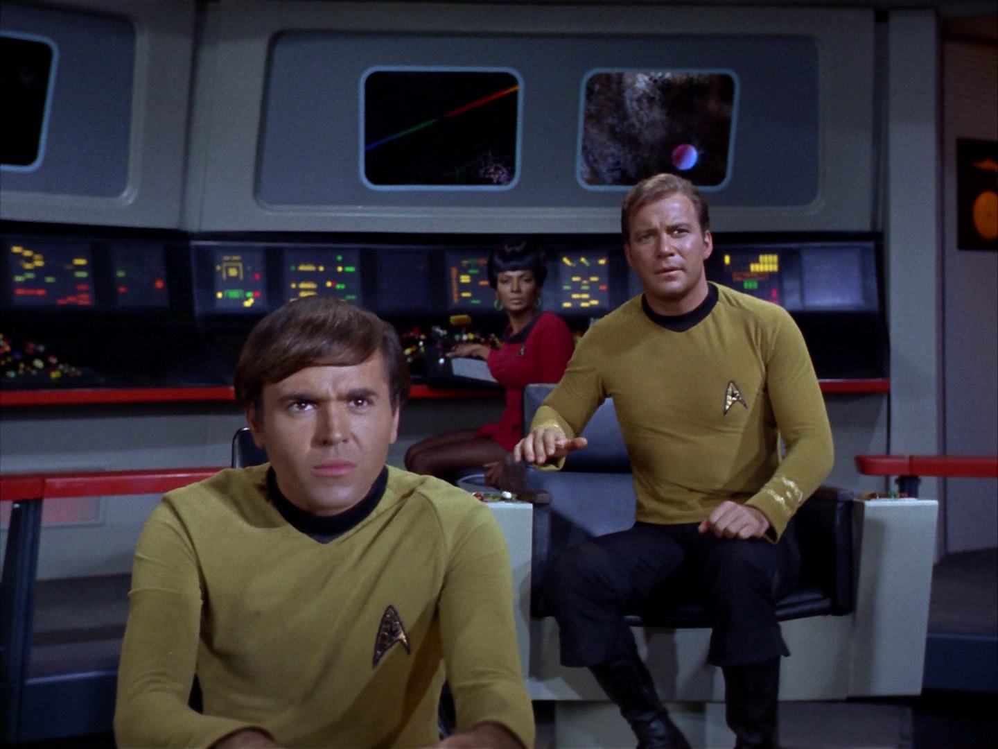 ariane179254_StarTrek_2x13_Obsession_2135.jpg