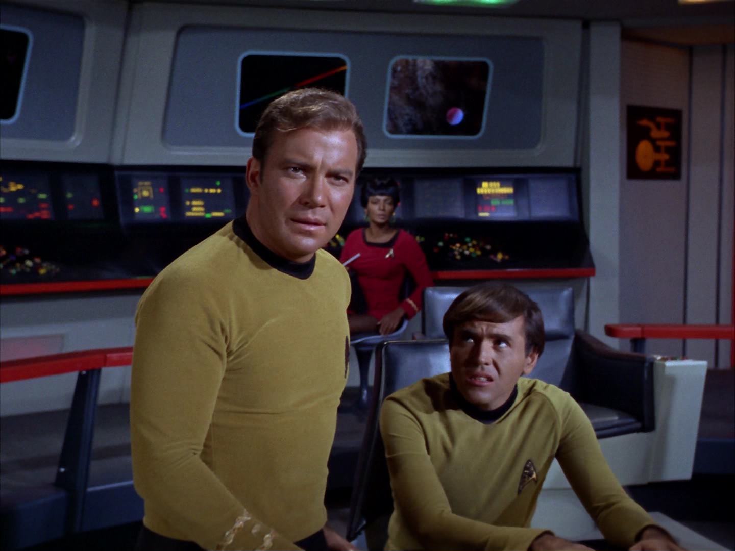 ariane179254_StarTrek_2x13_Obsession_2147.jpg