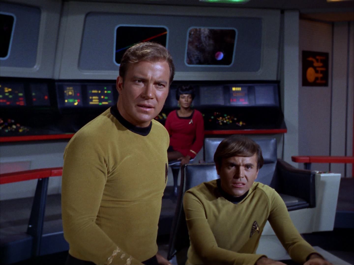 ariane179254_StarTrek_2x13_Obsession_2150.jpg