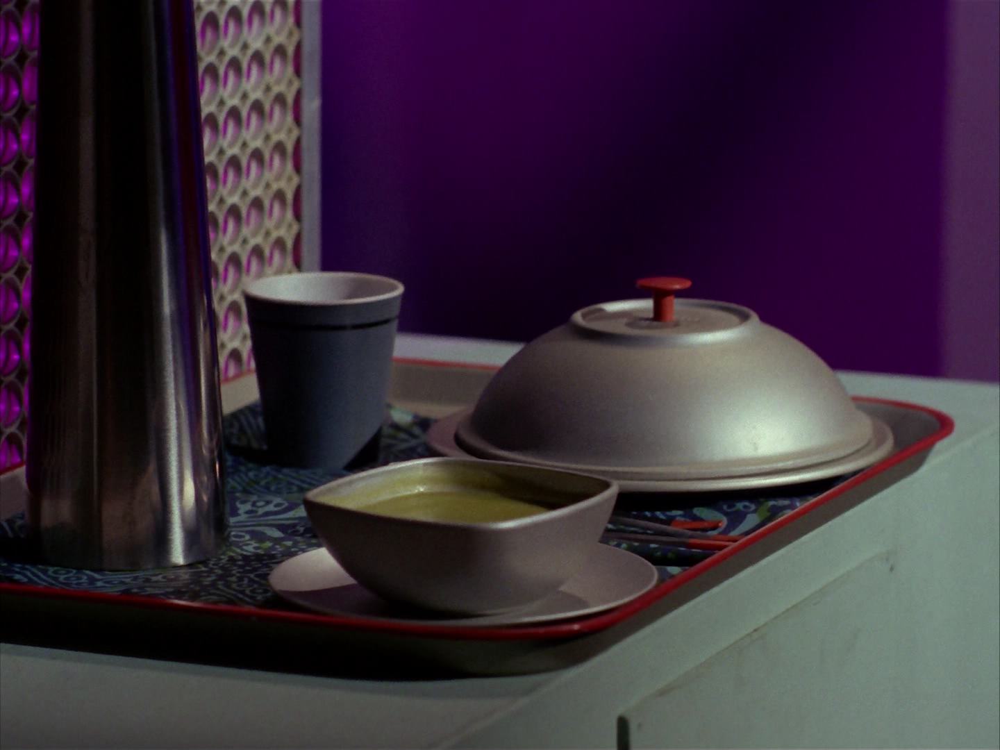 ariane179254_StarTrek_2x13_Obsession_2155.jpg