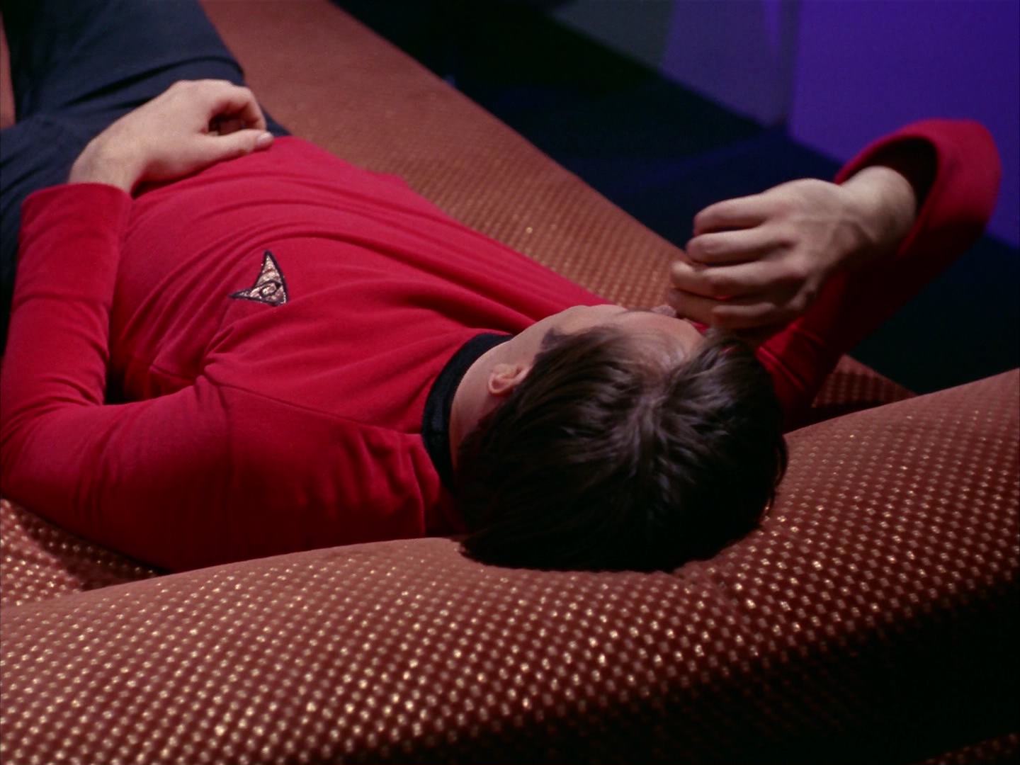 ariane179254_StarTrek_2x13_Obsession_2174.jpg
