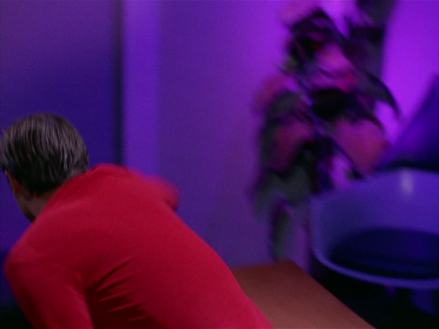 ariane179254_StarTrek_2x13_Obsession_2185.jpg