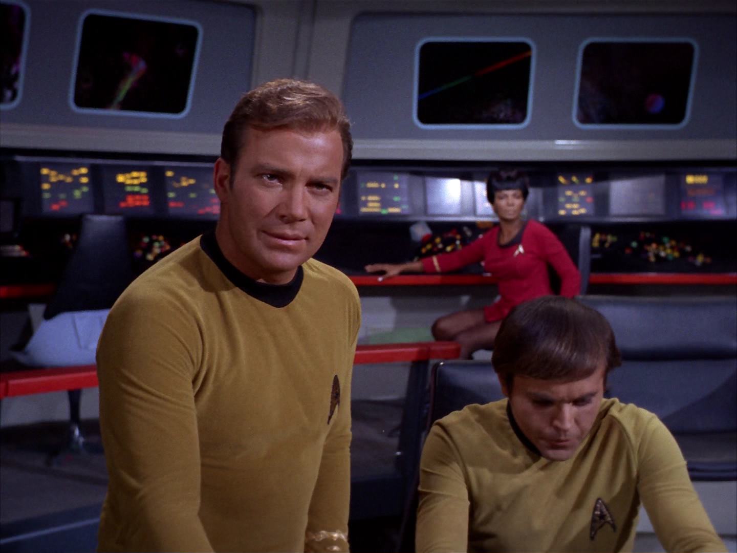 ariane179254_StarTrek_2x13_Obsession_2193.jpg