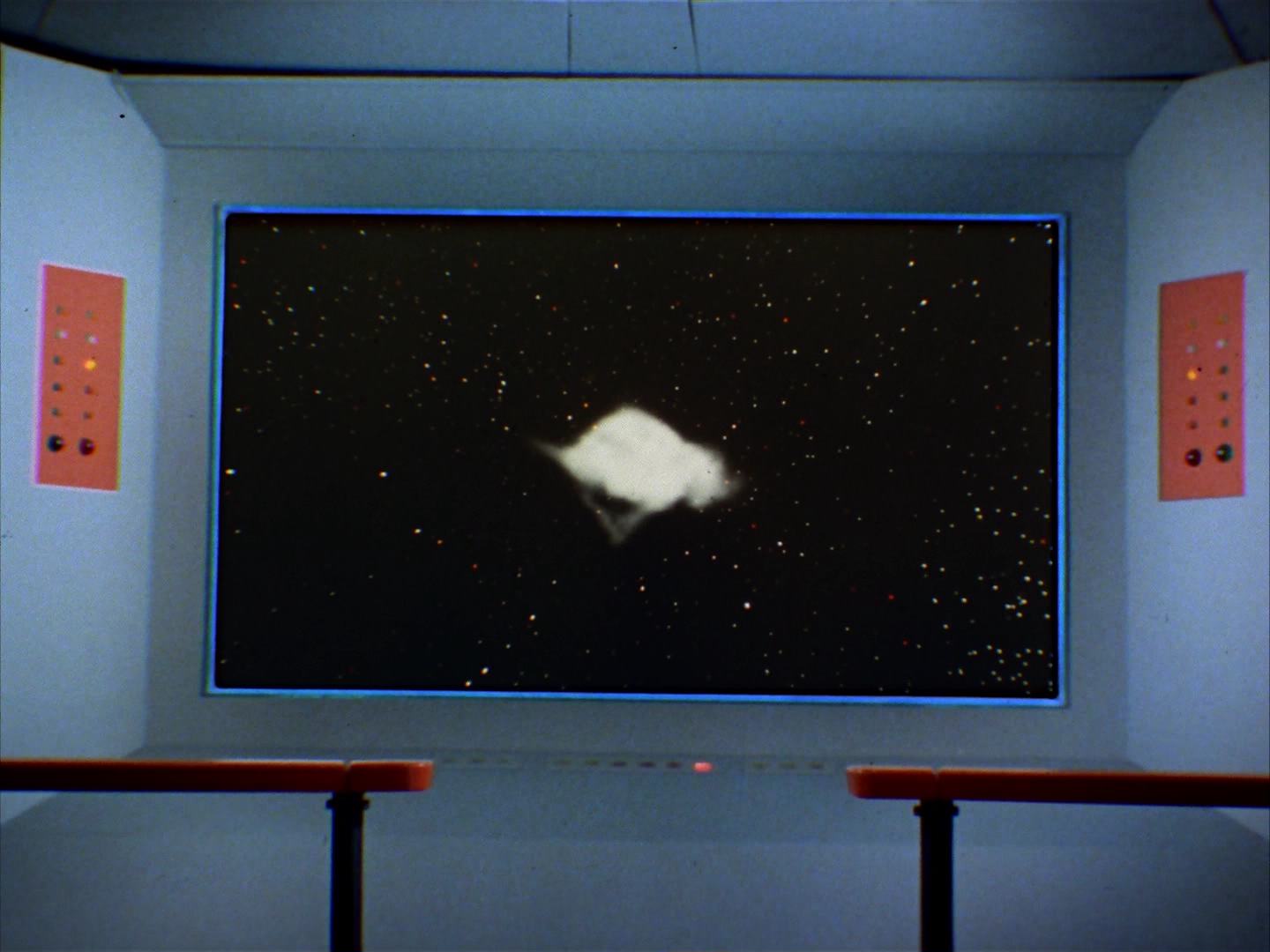 ariane179254_StarTrek_2x13_Obsession_2200.jpg