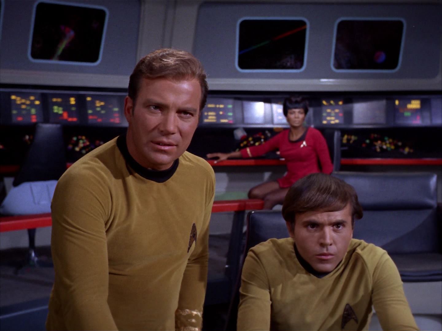 ariane179254_StarTrek_2x13_Obsession_2209.jpg