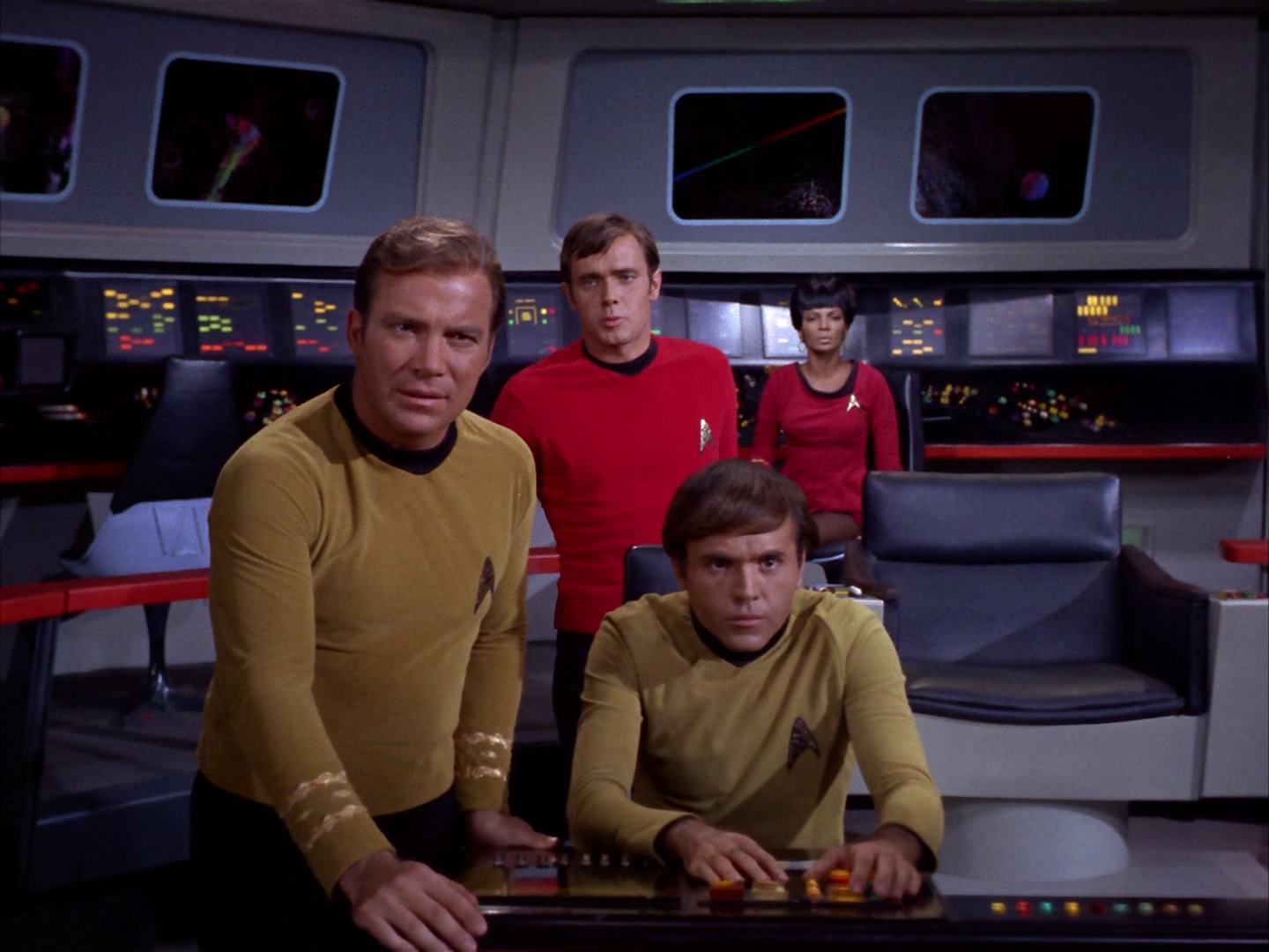 ariane179254_StarTrek_2x13_Obsession_2212.jpg
