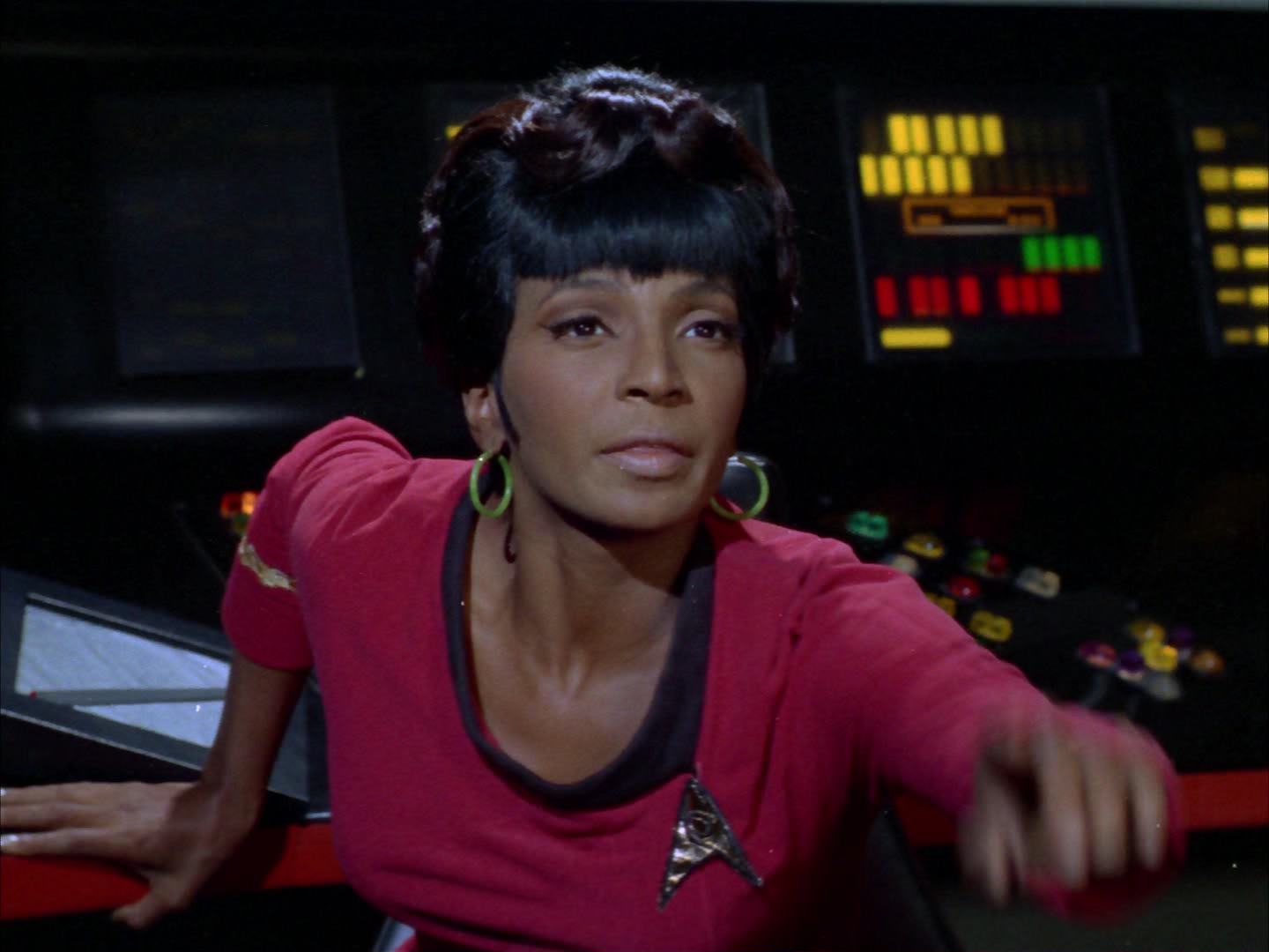ariane179254_StarTrek_2x13_Obsession_2248.jpg