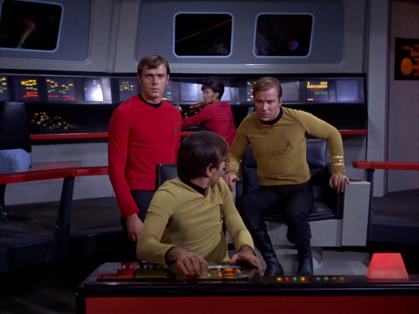 ariane179254_StarTrek_2x13_Obsession_2278.jpg