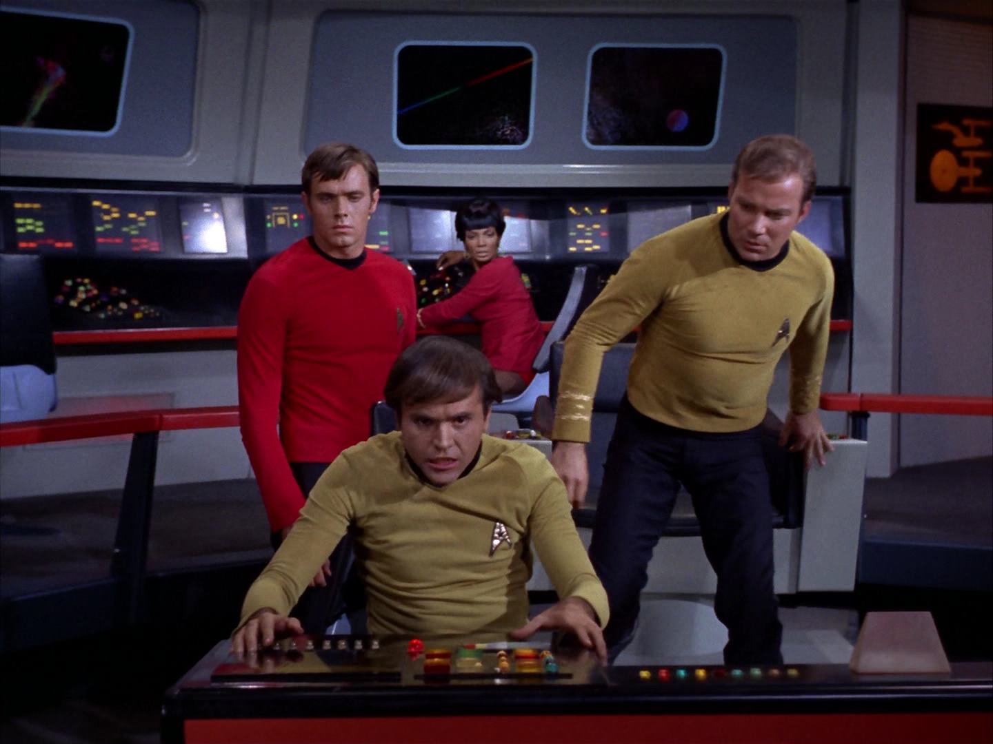 ariane179254_StarTrek_2x13_Obsession_2280.jpg