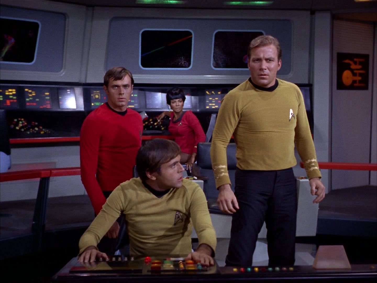 ariane179254_StarTrek_2x13_Obsession_2293.jpg