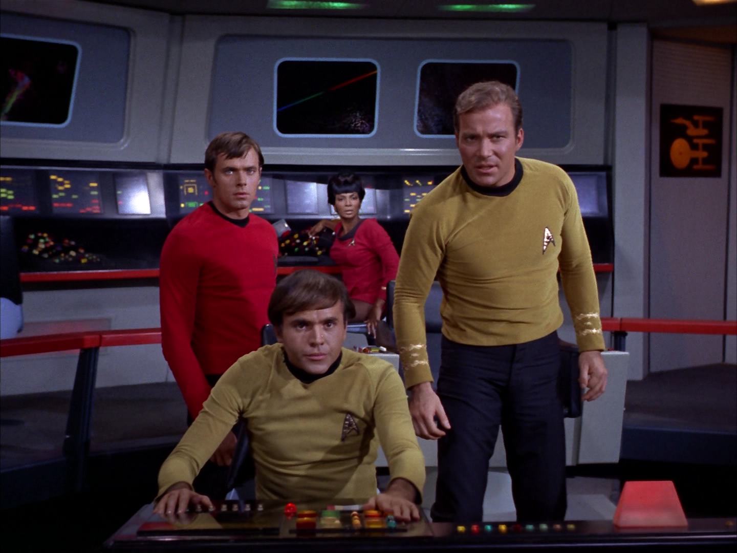 ariane179254_StarTrek_2x13_Obsession_2296.jpg