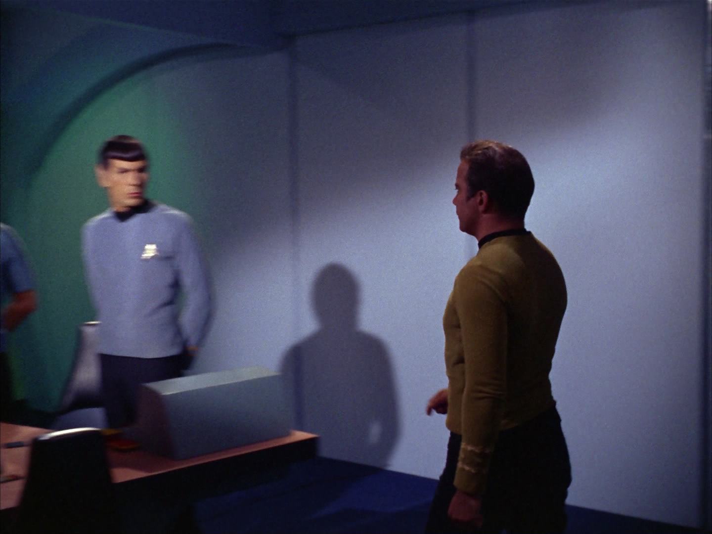 ariane179254_StarTrek_2x13_Obsession_2306.jpg