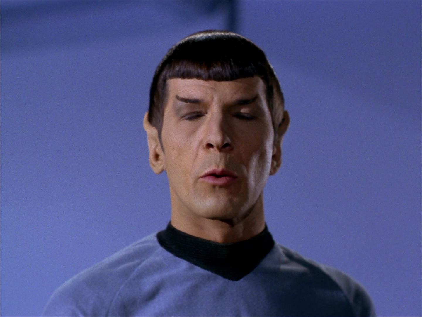 ariane179254_StarTrek_2x13_Obsession_2336.jpg
