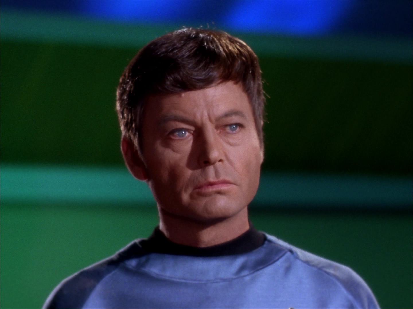 ariane179254_StarTrek_2x13_Obsession_2355.jpg