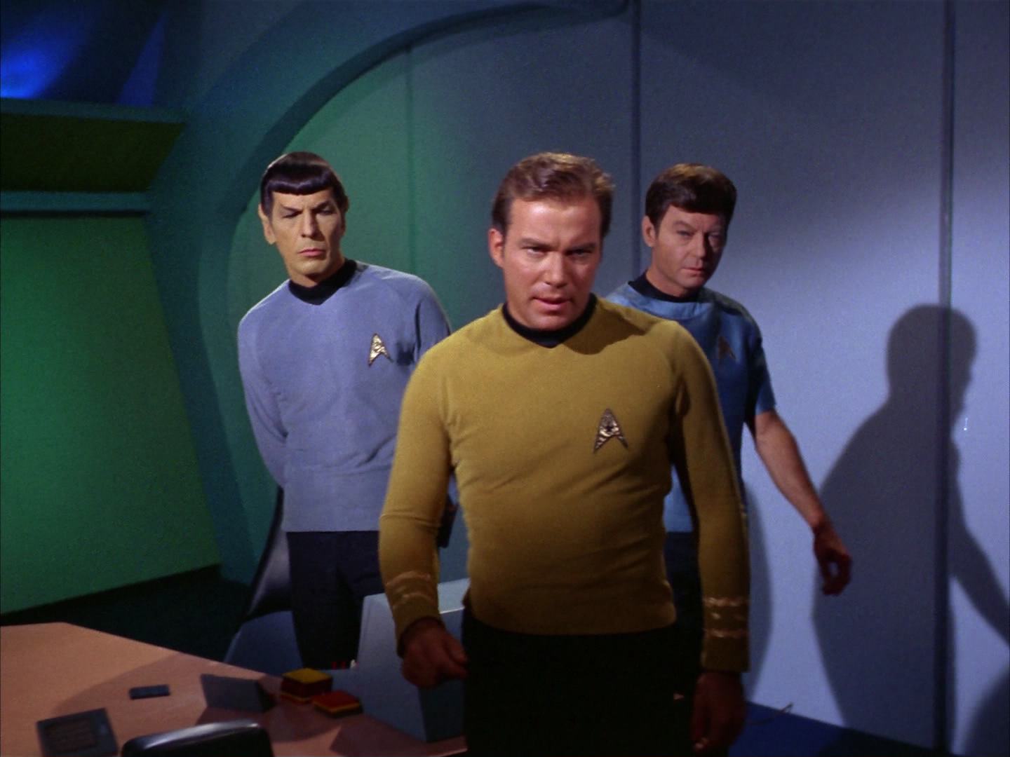 ariane179254_StarTrek_2x13_Obsession_2384.jpg