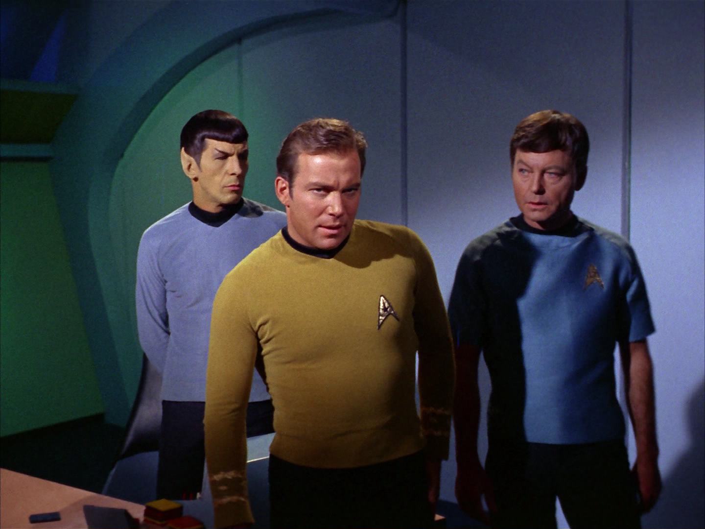 ariane179254_StarTrek_2x13_Obsession_2385.jpg