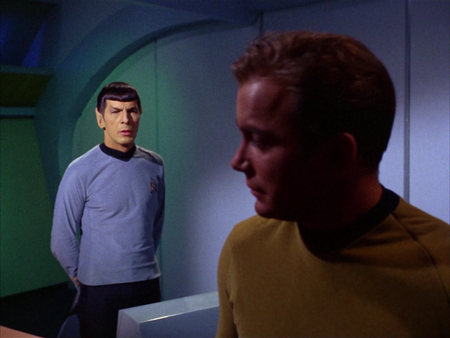 ariane179254_StarTrek_2x13_Obsession_2395.jpg