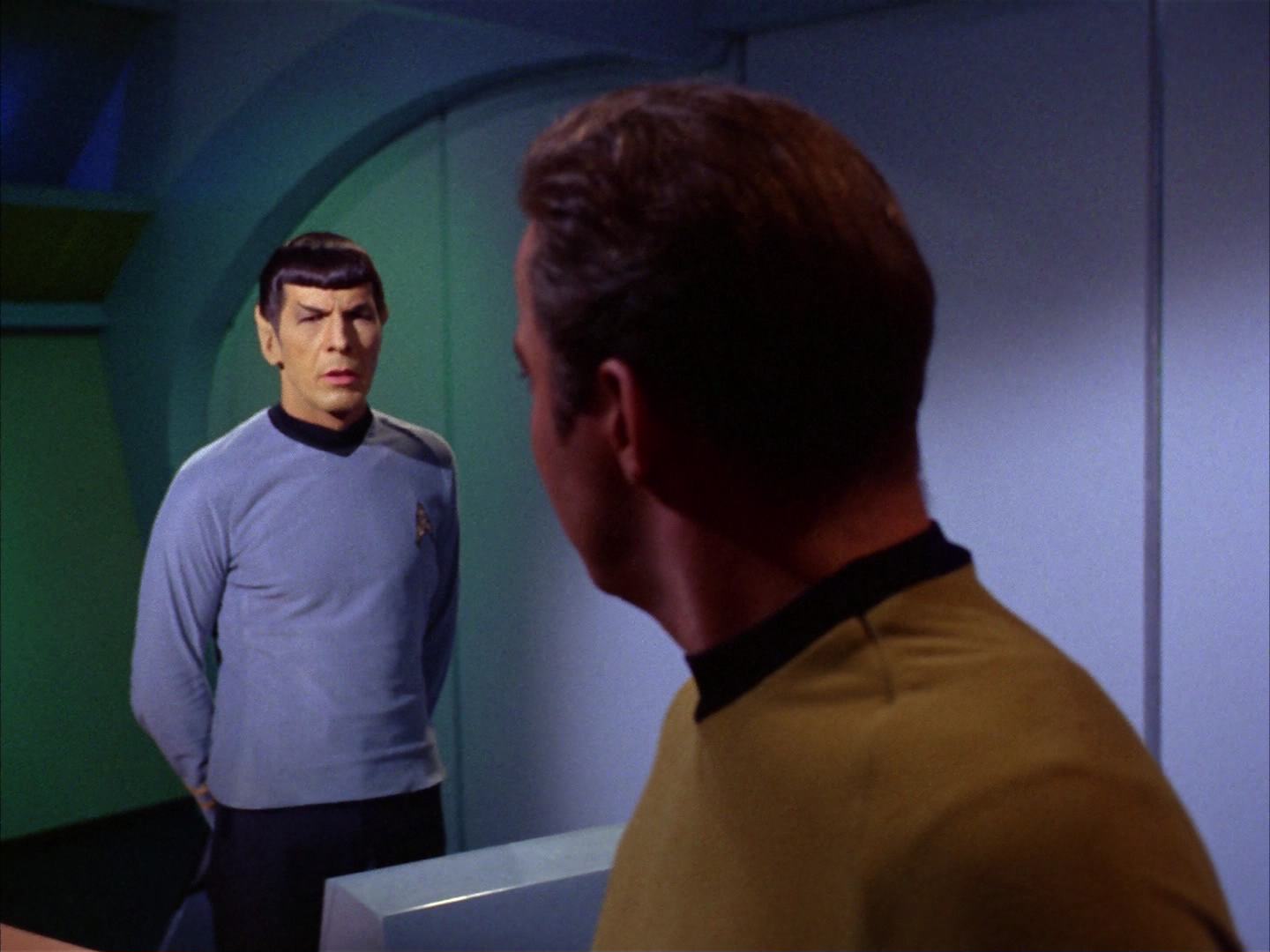 ariane179254_StarTrek_2x13_Obsession_2396.jpg