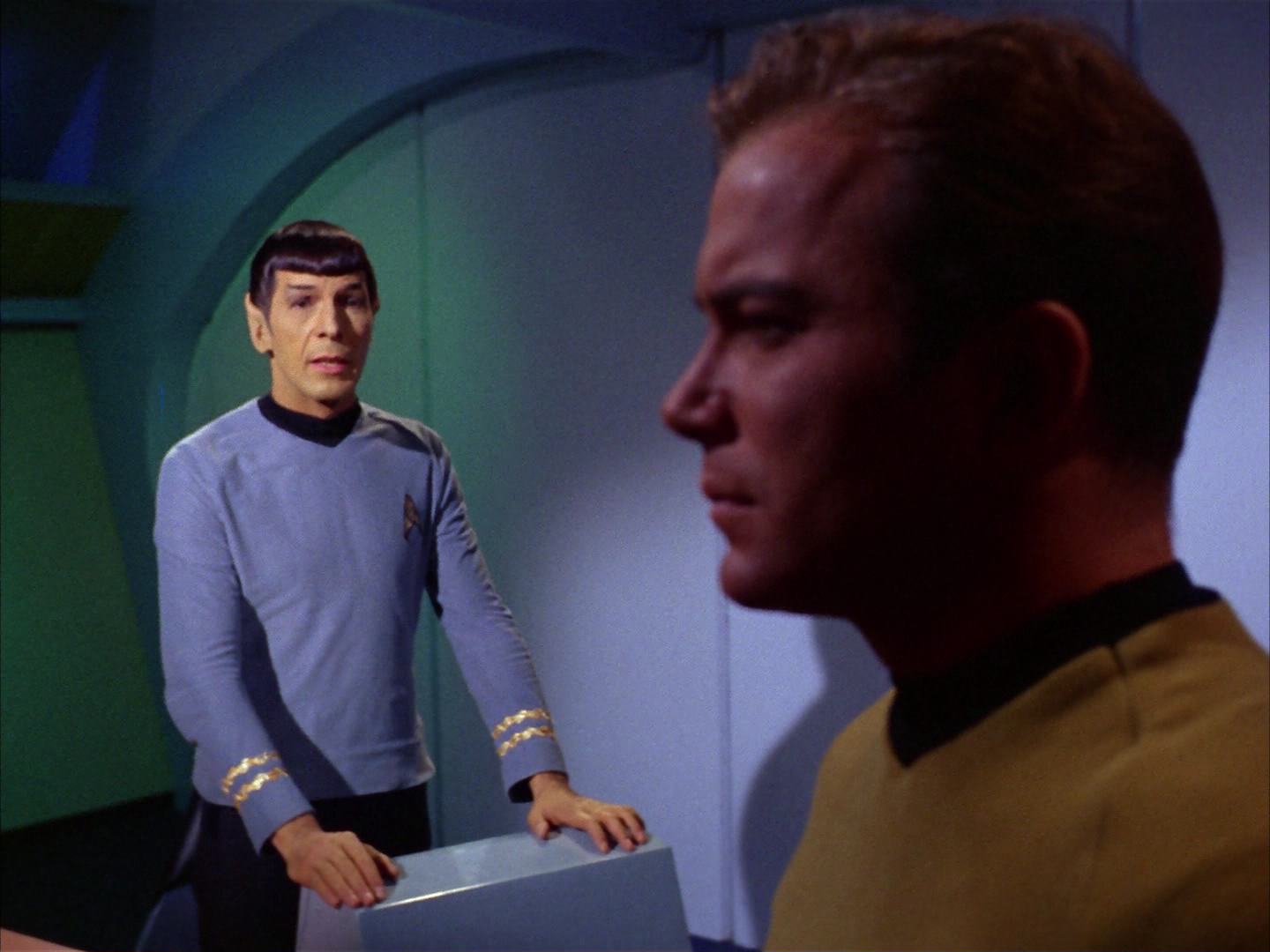 ariane179254_StarTrek_2x13_Obsession_2418.jpg