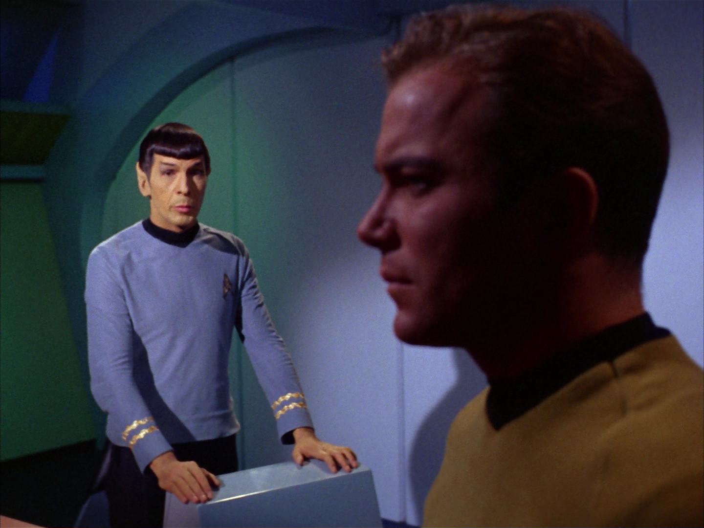 ariane179254_StarTrek_2x13_Obsession_2422.jpg