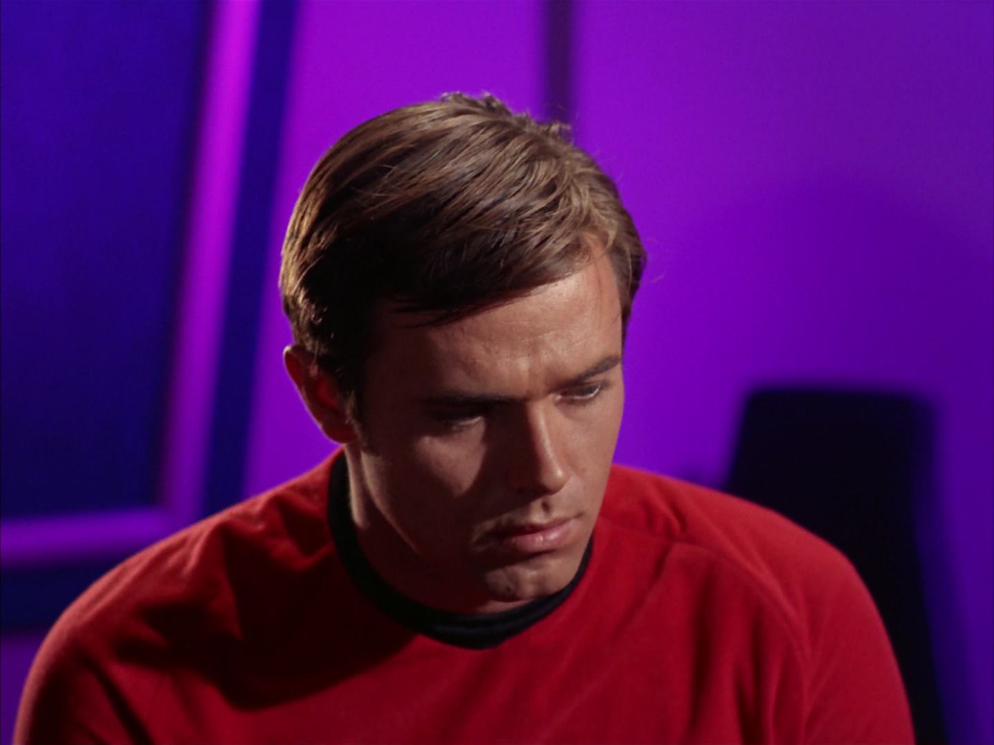 ariane179254_StarTrek_2x13_Obsession_2447.jpg