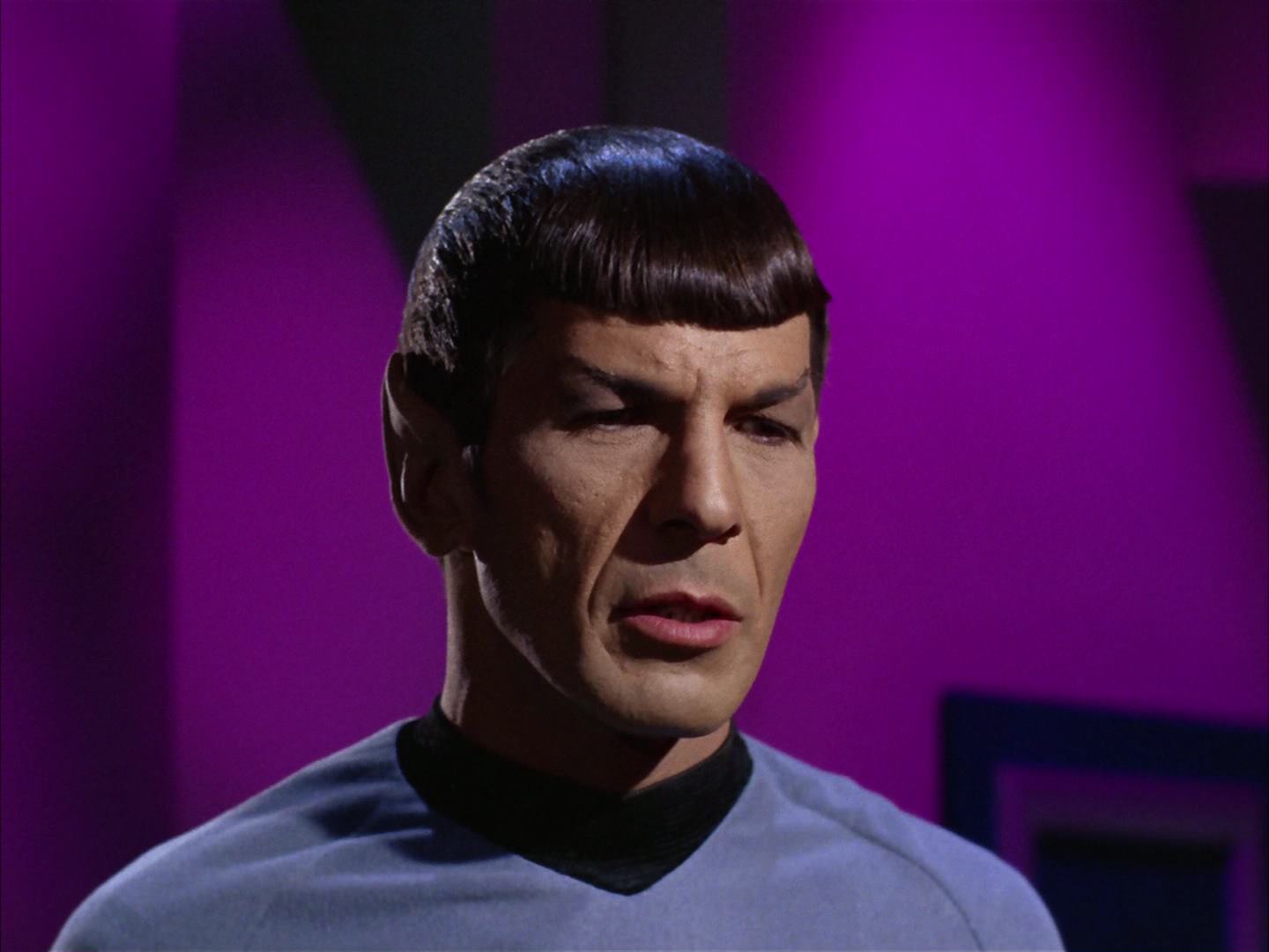 ariane179254_StarTrek_2x13_Obsession_2502.jpg