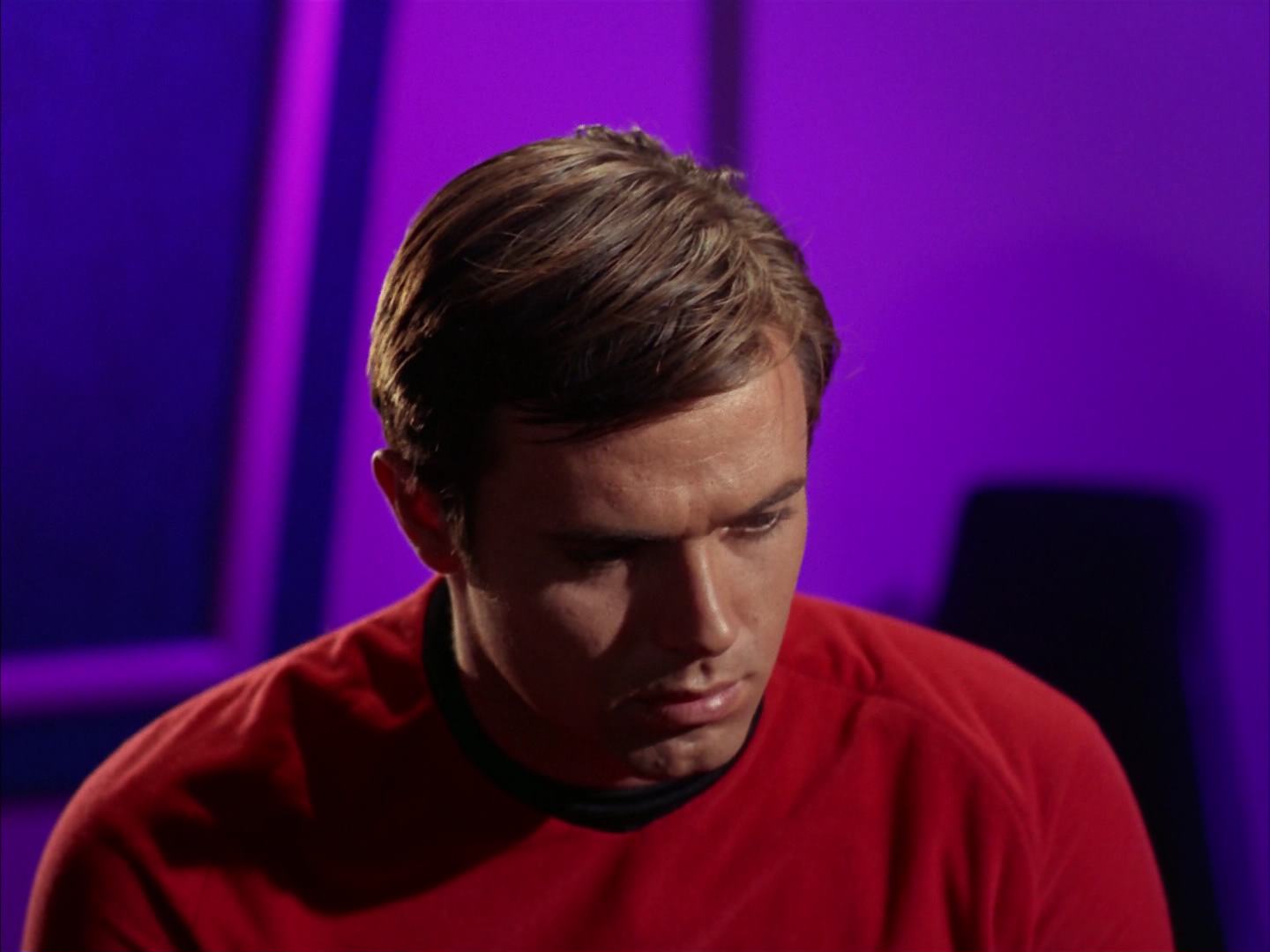 ariane179254_StarTrek_2x13_Obsession_2510.jpg