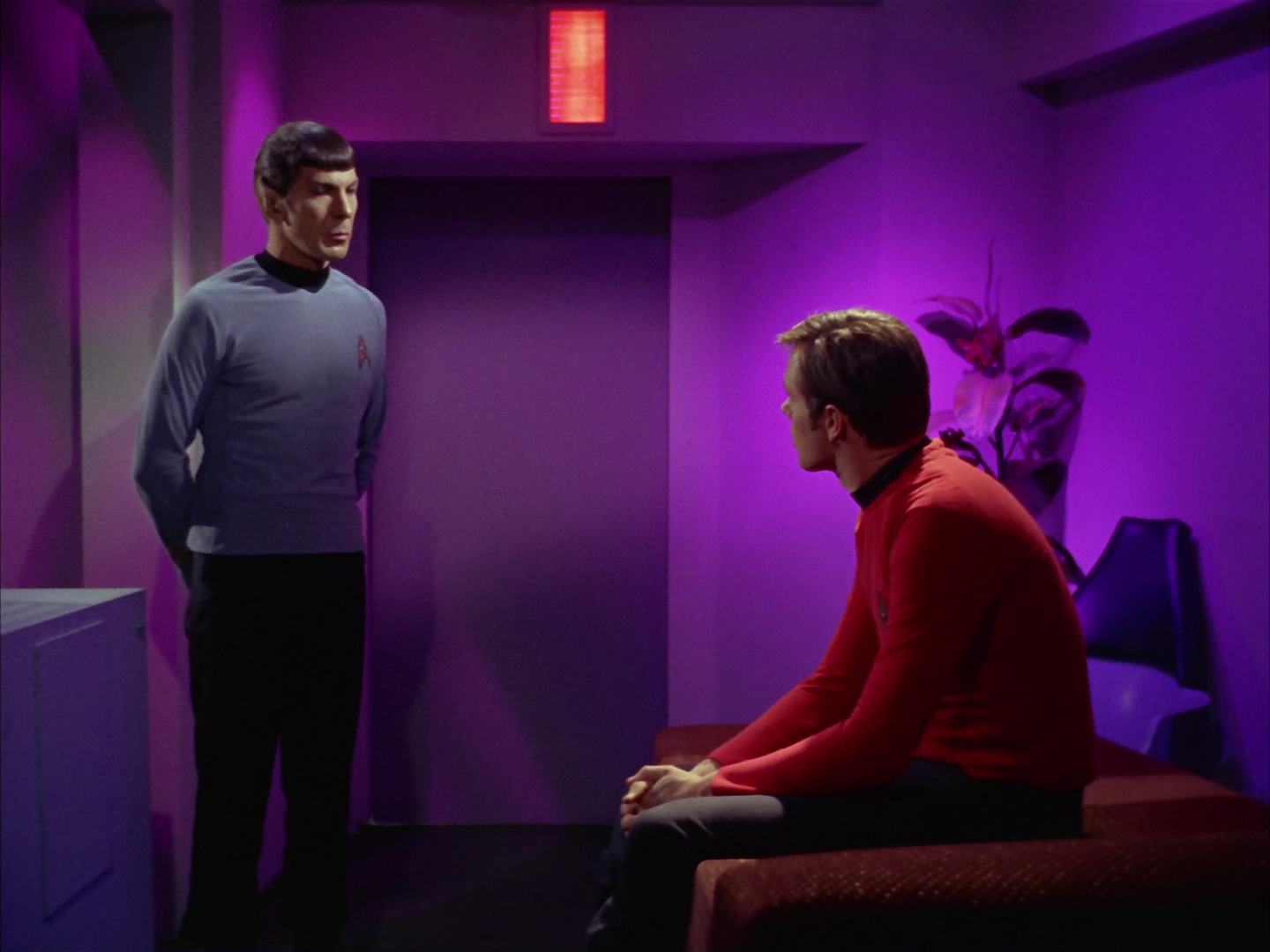 ariane179254_StarTrek_2x13_Obsession_2514.jpg
