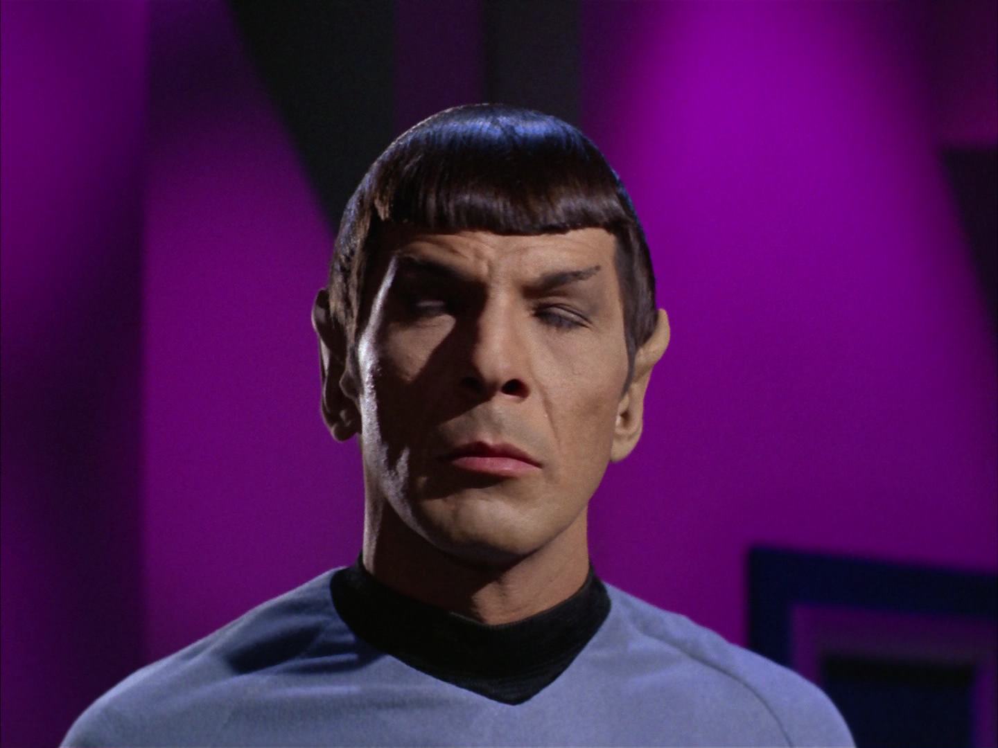 ariane179254_StarTrek_2x13_Obsession_2528.jpg