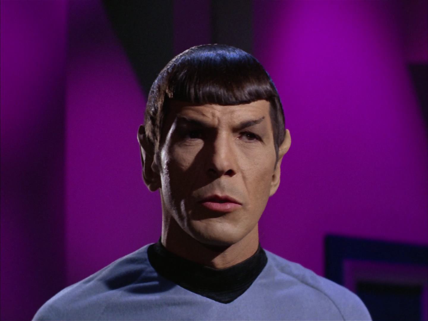 ariane179254_StarTrek_2x13_Obsession_2529.jpg