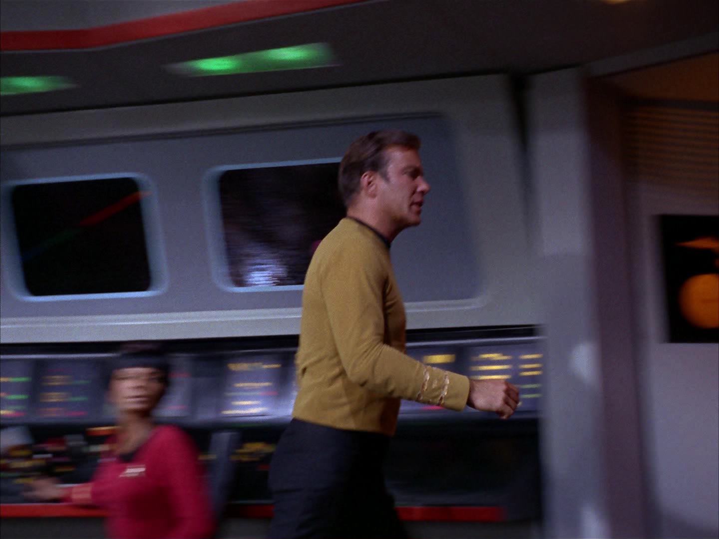 ariane179254_StarTrek_2x13_Obsession_2568.jpg