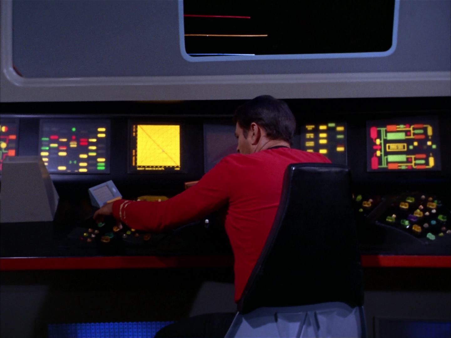 ariane179254_StarTrek_2x13_Obsession_2573.jpg