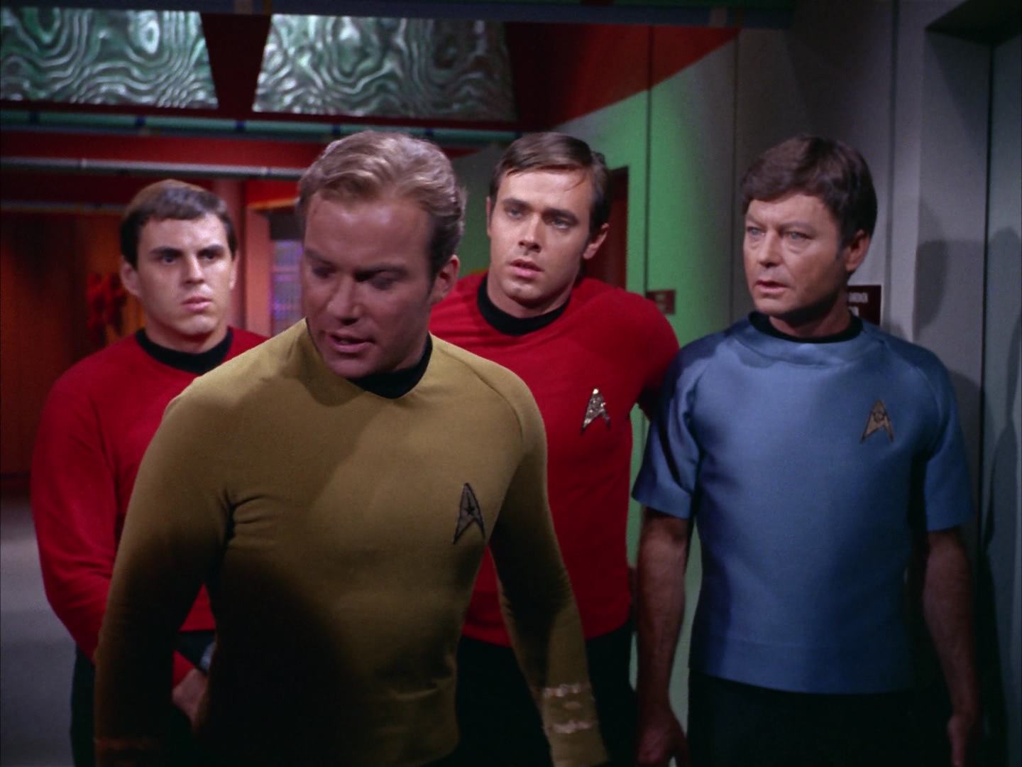 ariane179254_StarTrek_2x13_Obsession_2591.jpg