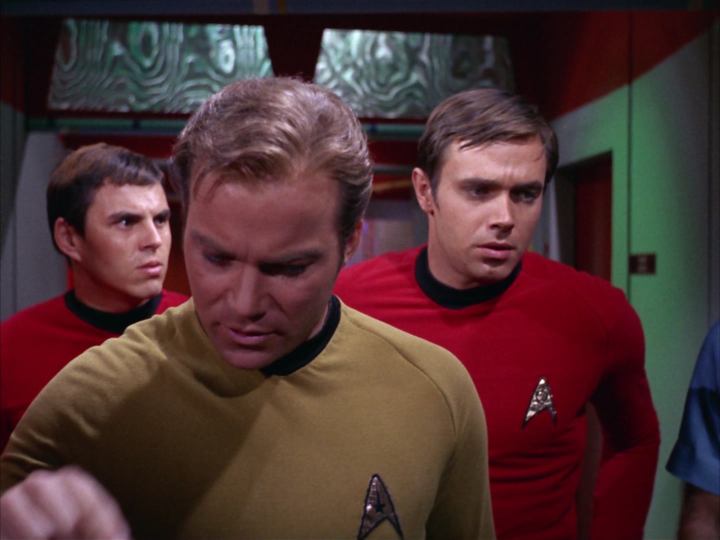 ariane179254_StarTrek_2x13_Obsession_2600.jpg
