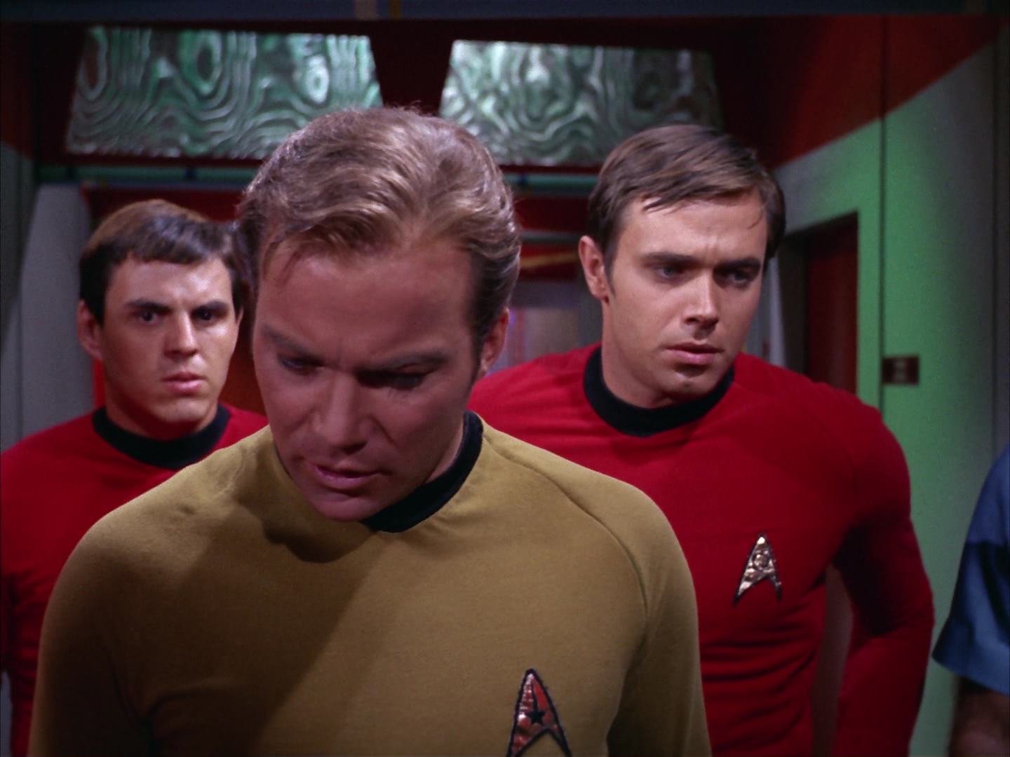 ariane179254_StarTrek_2x13_Obsession_2601.jpg