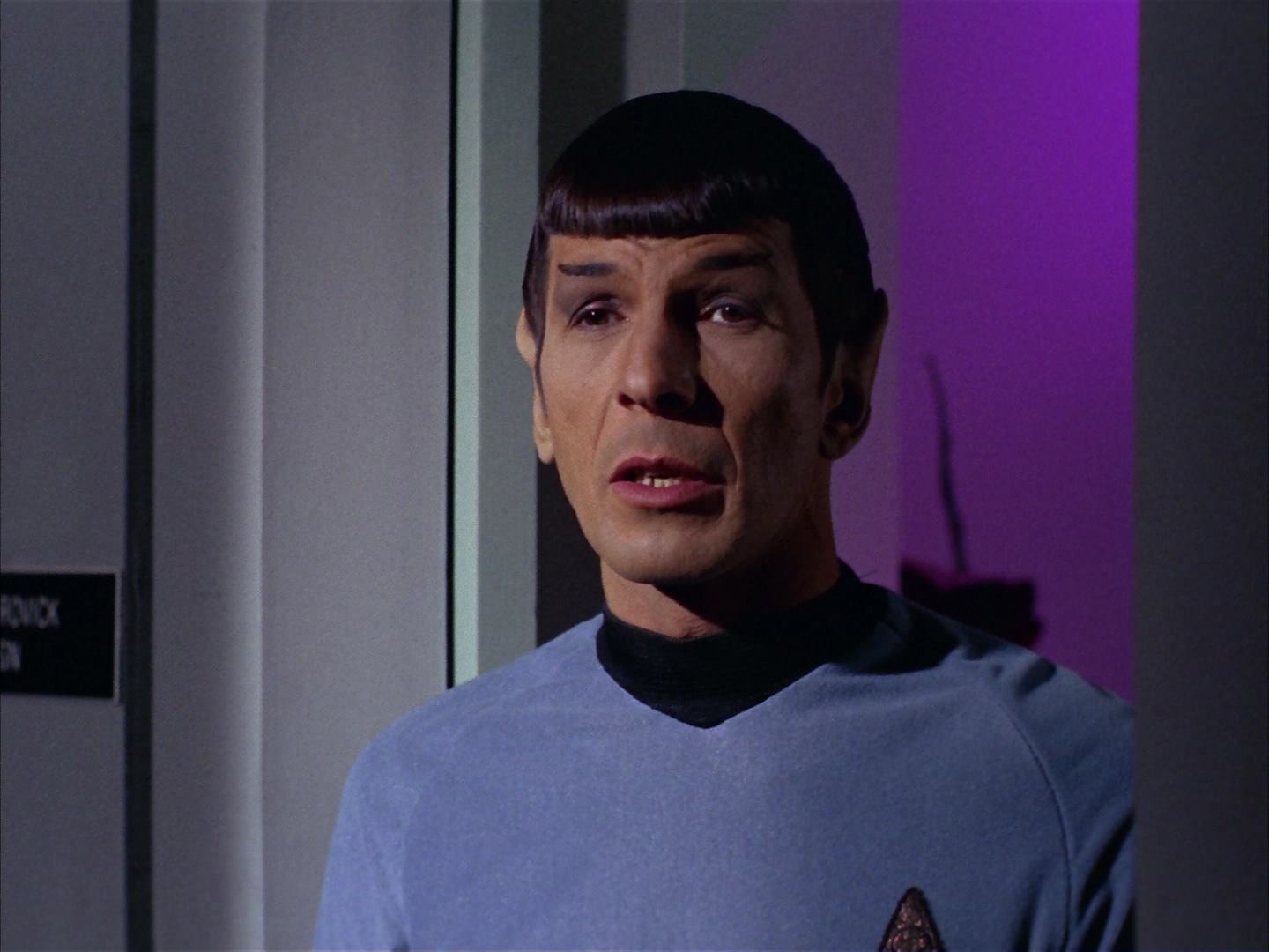ariane179254_StarTrek_2x13_Obsession_2630.jpg